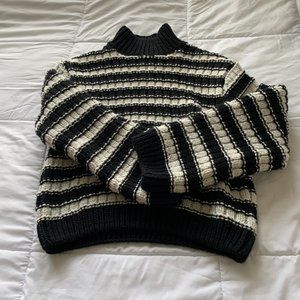 Super cozy oversized knit sweater/jumper